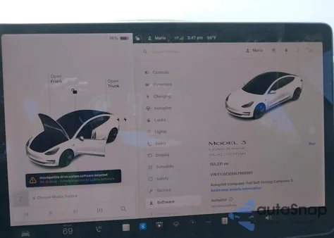 2020 Tesla Model 3 Long Range Dual Motor All-Wheel Drive z USA, uszkodzony, nr VIN 5YJ3E1EB4LF665861